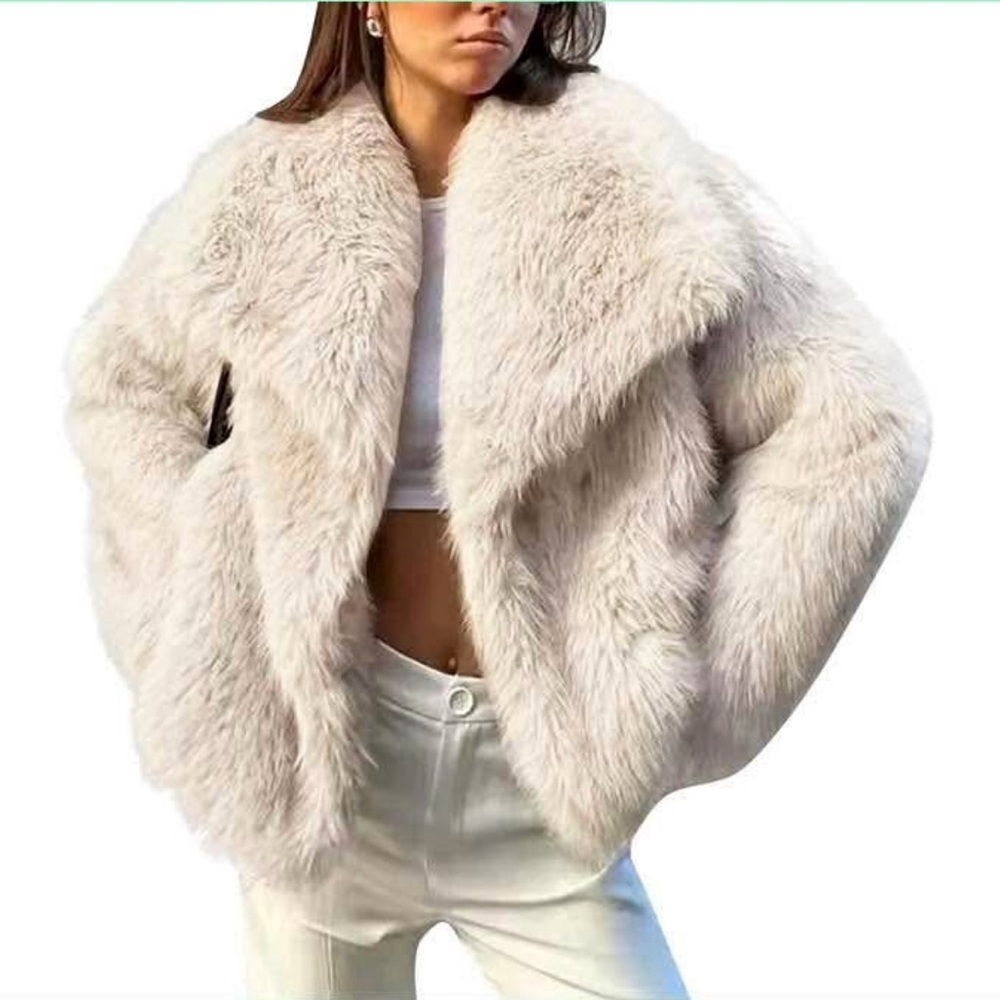 White Teddy Jacket with Oversized Collar and Plush Texture